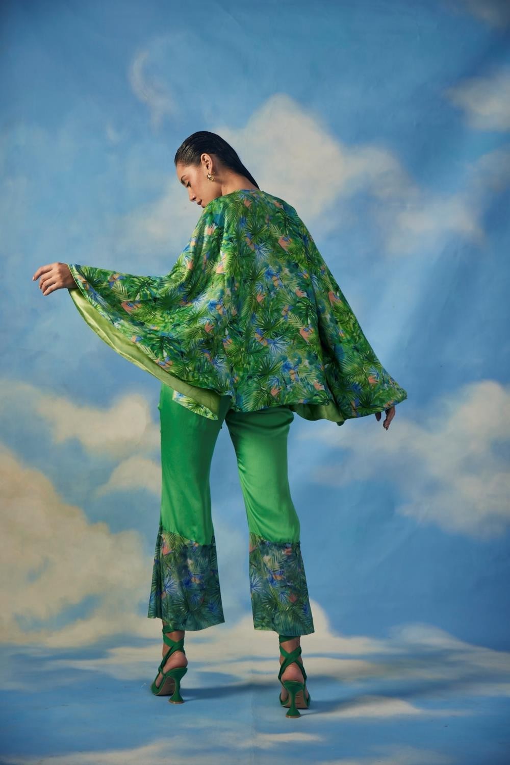 Lumi Cape