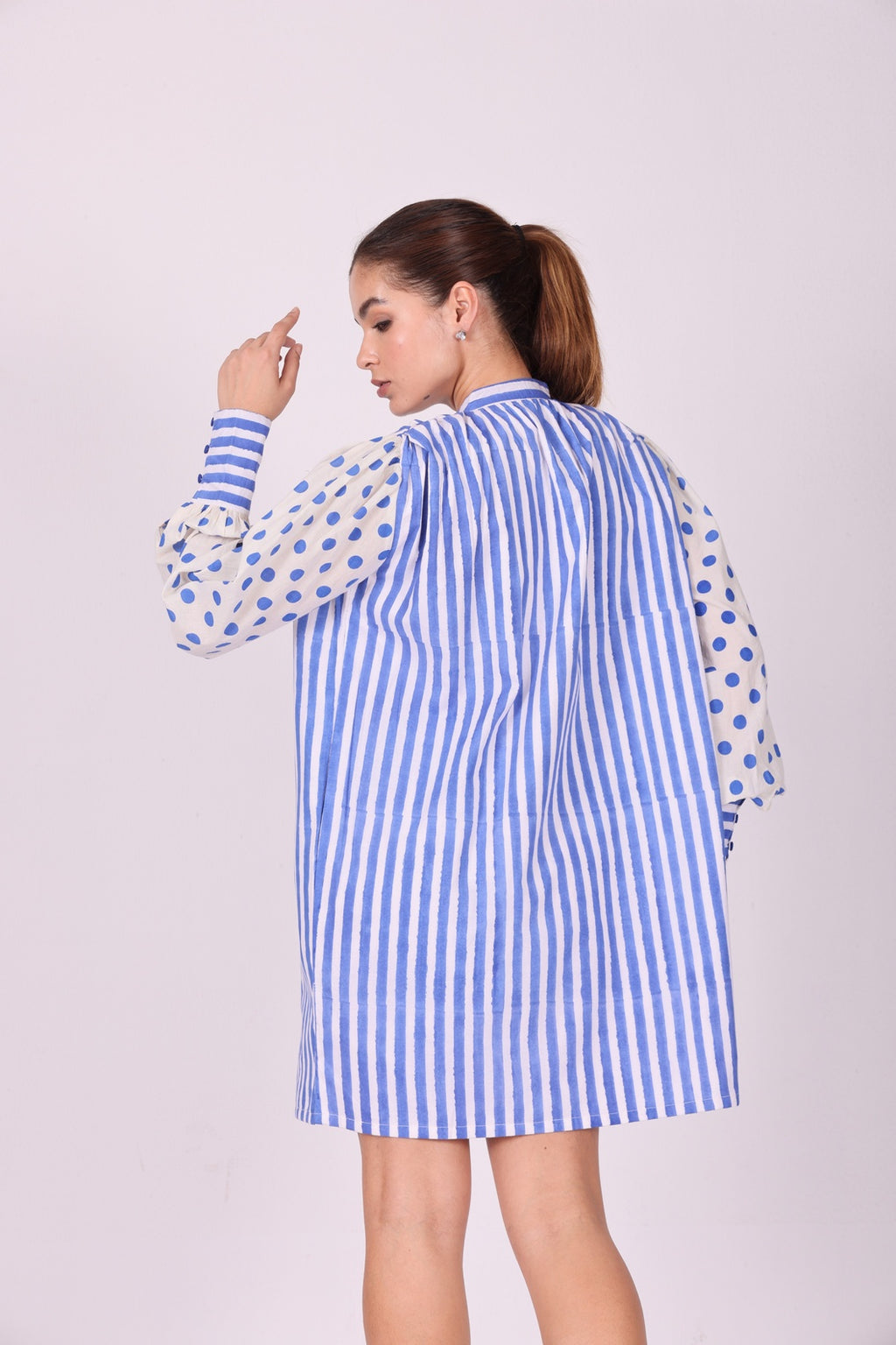 Playful Contrast Cotton Shirt Dress – Blue & White